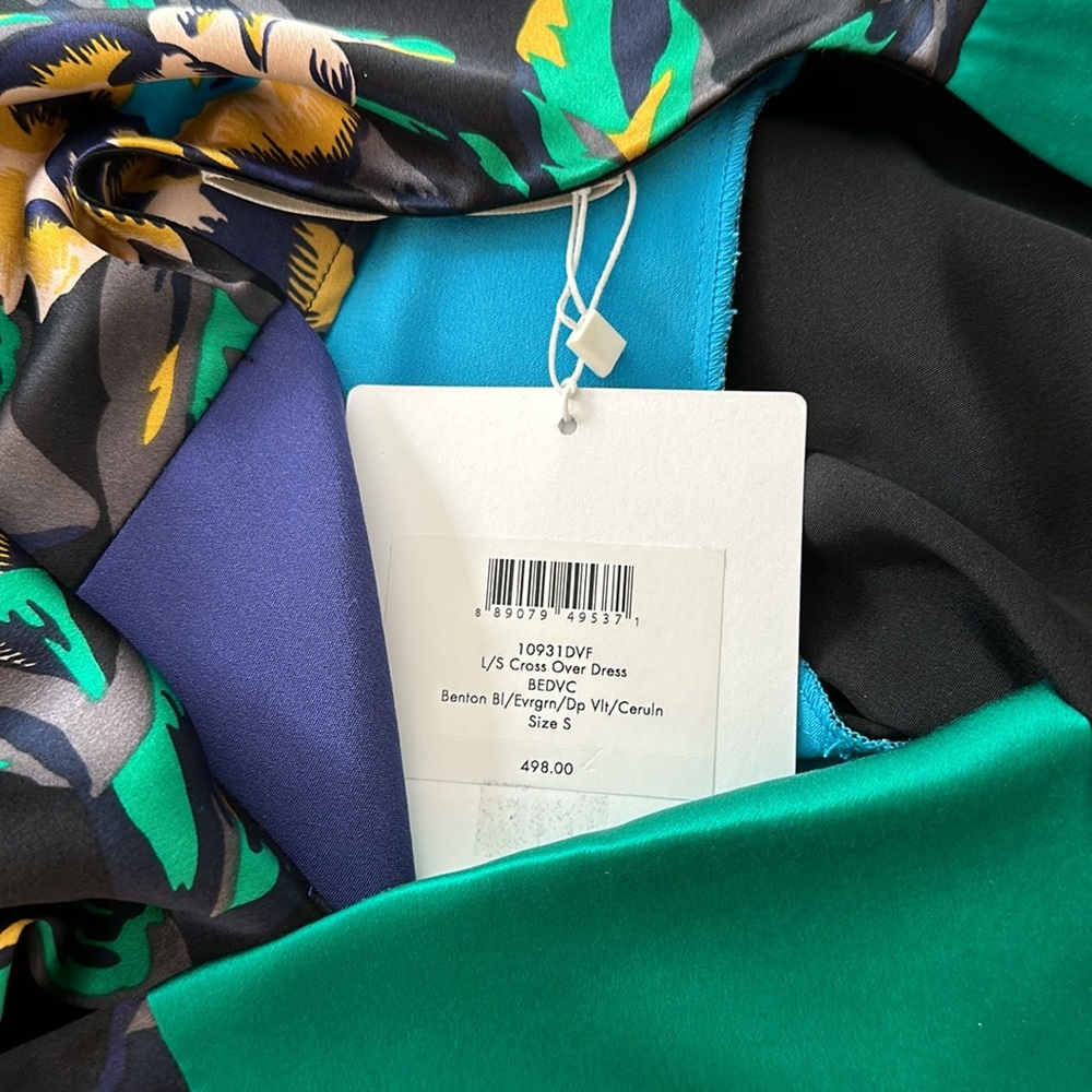 Diane Von Furstenberg Long Sleeve Crossover Dress - Picture 14 of 16